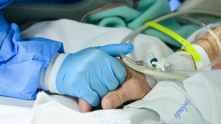 Lettera del Vescovo Oscar a medici e infermieri